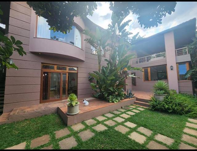 6 BEDROOM HOUSE FOR SALE IN MUCKLENEUK